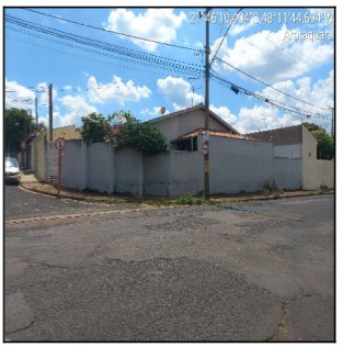 Foto de Imóvel na Rua Pastor Deolindo Gonçalves De Freitas, 218 - Leilão em Araraquara/SP