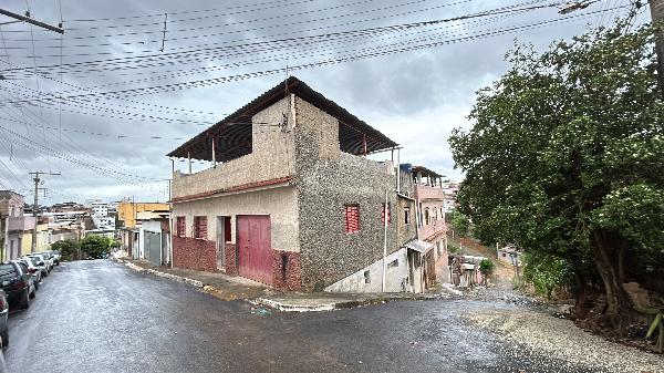 Foto de Imóvel 1 quarto, SANTA TEREZINHA - Leilão em São João Nepomuceno/MG, 62% abaixo da avaliação