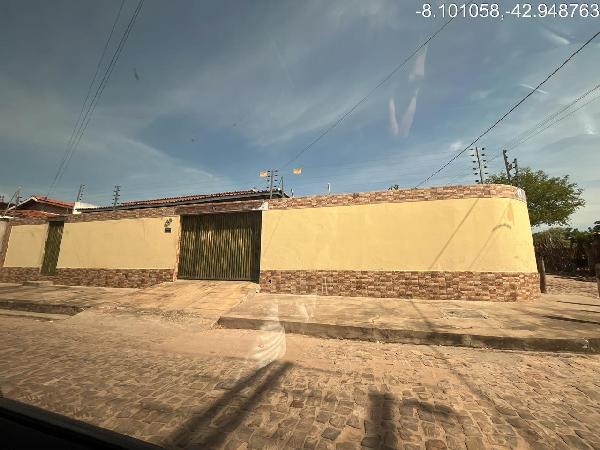 Foto de Imóvel 4 quartos, 187 m², CENTRO - Leilão em Canto do Buriti/PI, 43% abaixo da avaliação