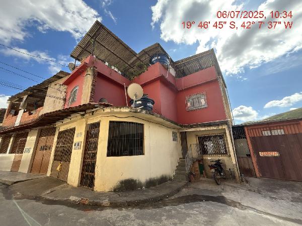 Foto de Imóvel 3 quartos, 72 m², ESPLANADA - Leilão em Caratinga/MG, 37% abaixo da avaliação