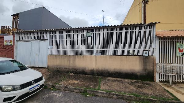 Imóvel em RECANTO DAS EMAS/DF