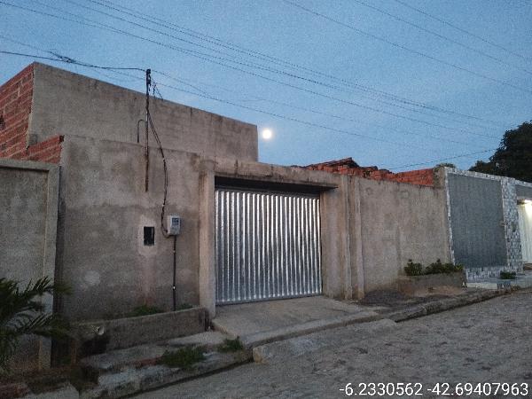 Foto de Imóvel na Rua Paulo Cesar Morais, 746 - Leilão em Regeneração/PI, 50% abaixo da avaliação