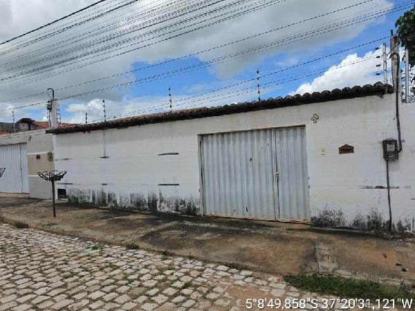 Foto de Imóvel na Rua Hortencia, 80 - Leilão em Mossoró/RN, 42% abaixo da avaliação