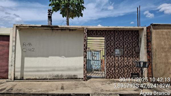 Foto de Imóvel 2 quartos, 62 m², POEIRÃO - Leilão em Água Branca/PI, 42% abaixo da avaliação