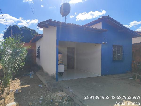 Foto de Imóvel 2 quartos, 62 m², POEIRÃO - Leilão em Água Branca/PI, 42% abaixo da avaliação