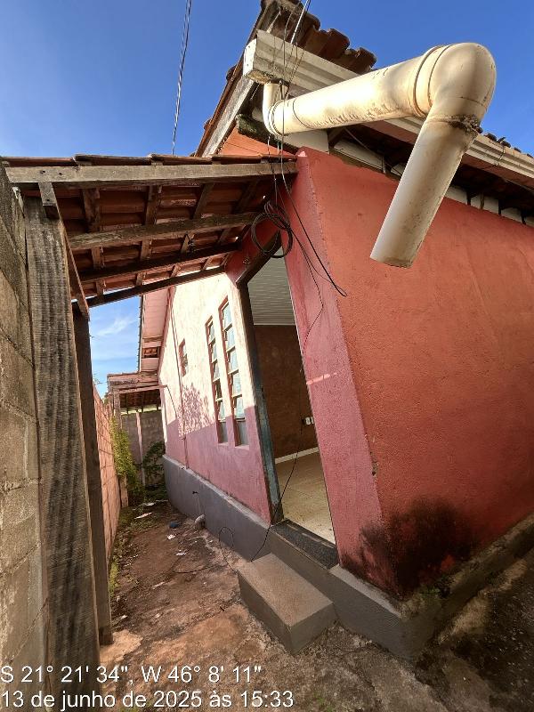 Foto de Imóvel 3 quartos, 68 m², ROSÁRIO - Leilão em Areado/MG, 47% abaixo da avaliação