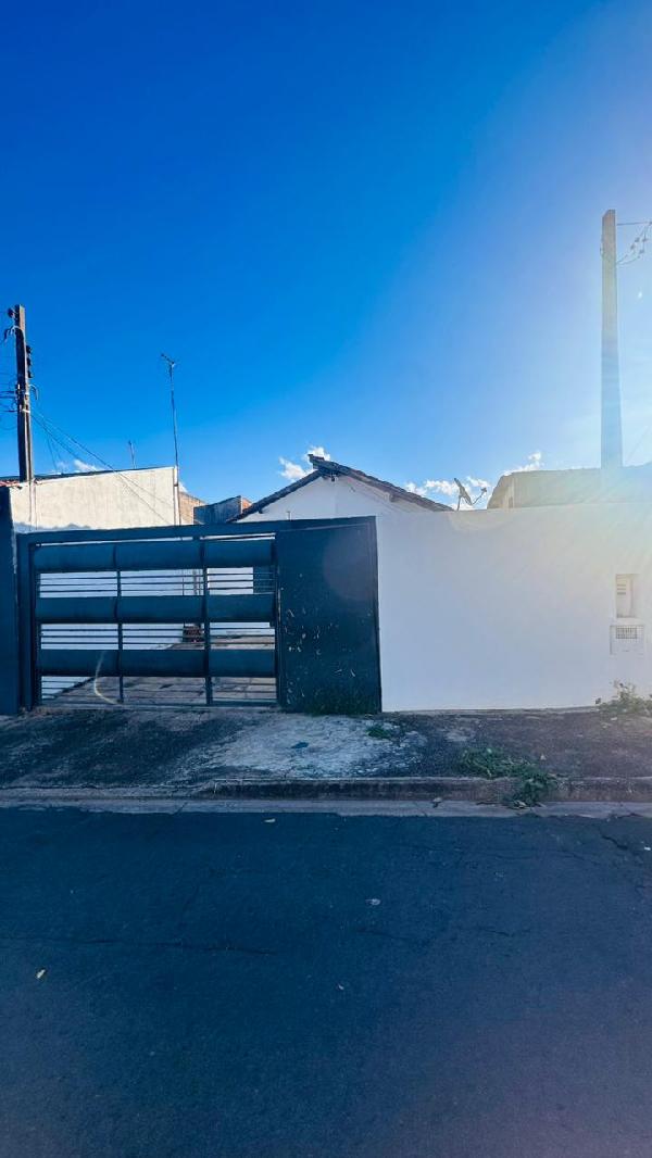 Foto de Imóvel na Rua Joao Batista Vrech, 153 - Leilão em Marília/SP, 38% abaixo da avaliação