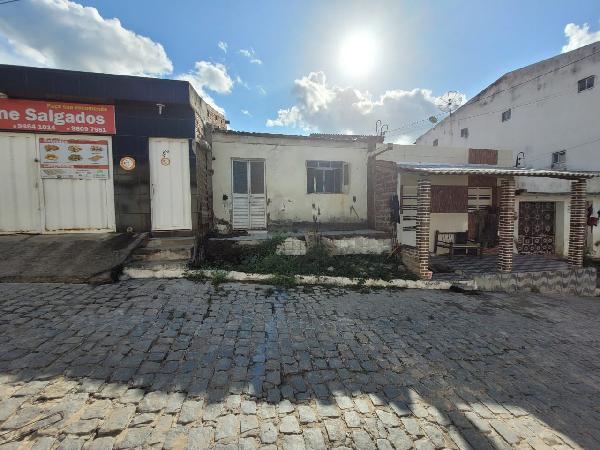 Foto de Imóvel na Rua Ze Limeira, 173 - Leilão em Belo Jardim/PE, 64% abaixo da avaliação