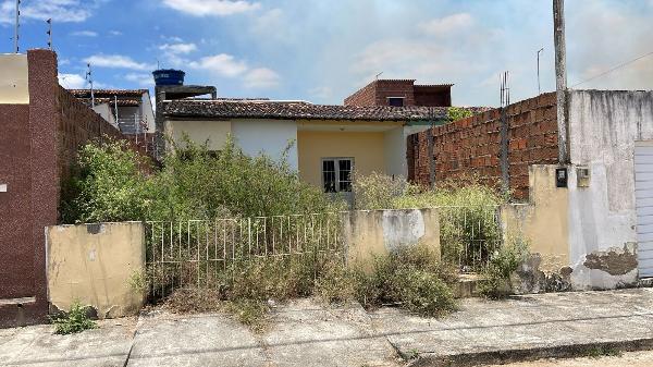 Foto de Imóvel 2 quartos, 60 m², LOT. PQ. RES. GROTA - Leilão em Glória do Goitá/PE, 71% abaixo da avaliação