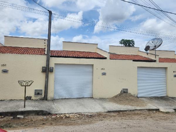 Foto de Imóvel 2 quartos, CARNAUBAL - Leilão em Horizonte/CE, 57% abaixo da avaliação