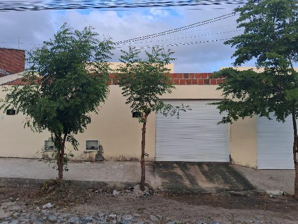 Foto de Imóvel 2 quartos, 60 m², BAIRRO CARNAUBAL - Leilão em Horizonte/CE, 48% abaixo da avaliação