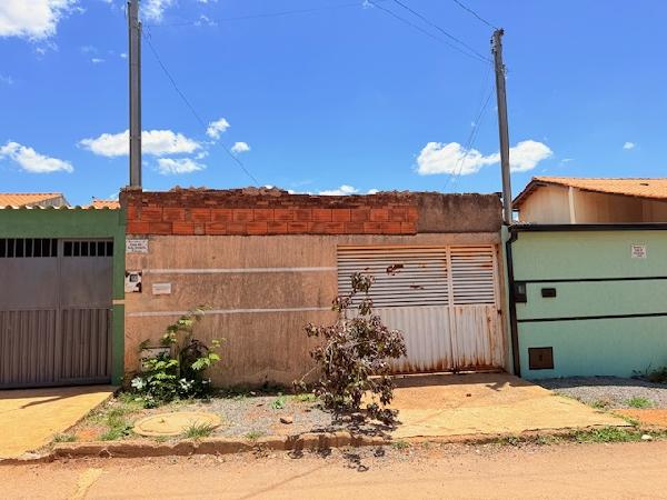 Foto de Imóvel 2 quartos, 63 m², SETOR AEROPORTO (MUTIRAO) - Leilão em Planaltina/GO, 42% abaixo da avaliação