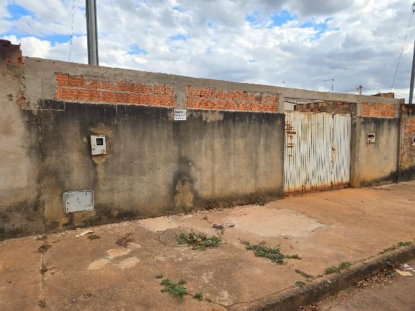 Foto de Imóvel 2 quartos, 69 m², VILA ESPERANCA - Leilão em Santo Antônio do Descoberto/GO, 44% abaixo da avaliação