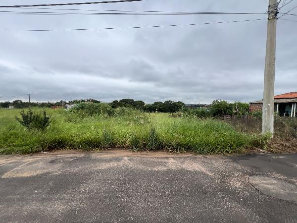 Foto de Imóvel JARDIM CATHARINA COVIELO II - Leilão em Pirangi/SP, 41% abaixo da avaliação