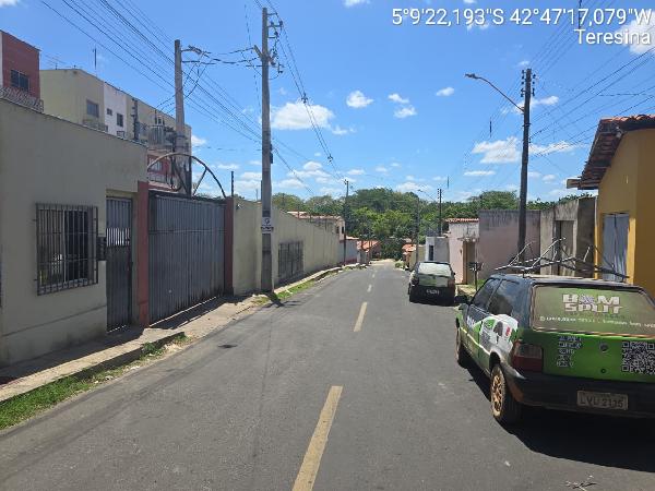 Foto de Imóvel 3 quartos, 74 m², SANTA CRUZ - Leilão em Teresina/PI, 40% abaixo da avaliação