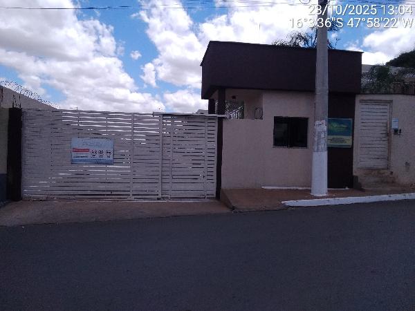 Foto de Imóvel 100 m², MANSOES RECREIO ESTRELA D'ALVA - Leilão em Valparaíso de Goiás/GO, 42% abaixo da avaliação