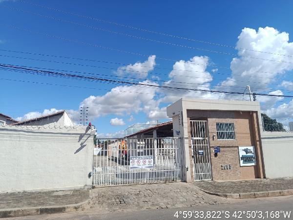 Foto de Imóvel na Rua Maria Mirto De Sa, 2095 - Leilão em TERESINA/PI, 40% abaixo da avaliação