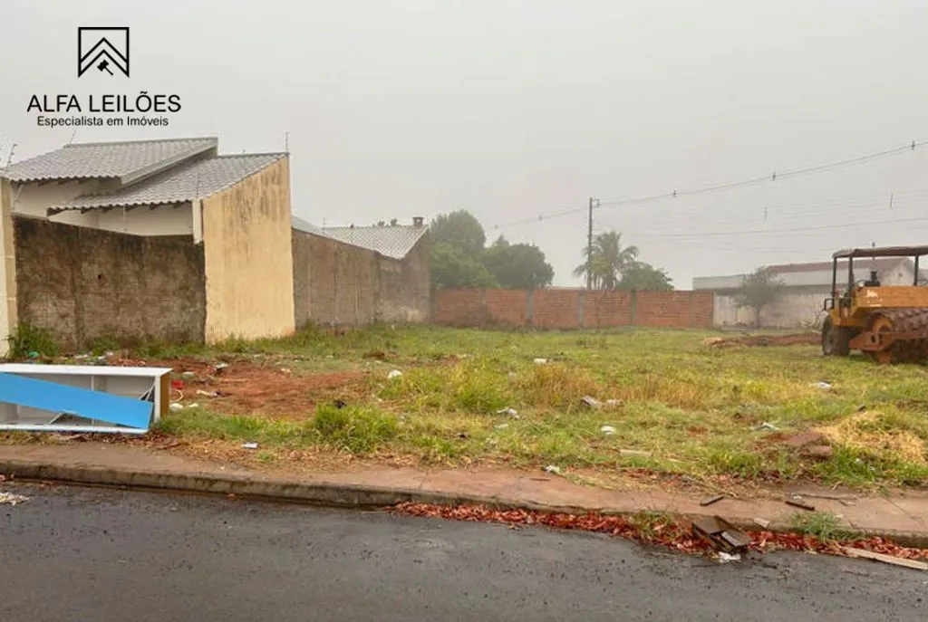 Loanda (PR) - Terreno no Centro com 392m²