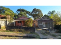 02 Casas de madeira 108m² - Terreno 448,87m² - Tibagi/PR