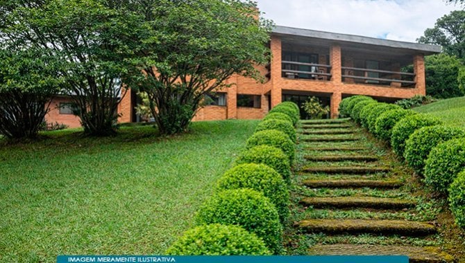 Chácara (com Casa e Lazer) em Área de 15.853 m² - Patrimônio do Carmo - São Roque - SP - Leilão de Direitos