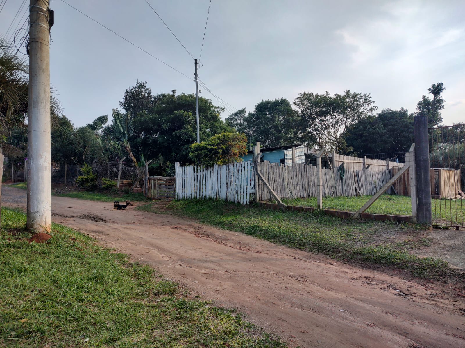 Direitos e ações da fração ideal referente ao Lote 02 do Condomínio Residencial Querência