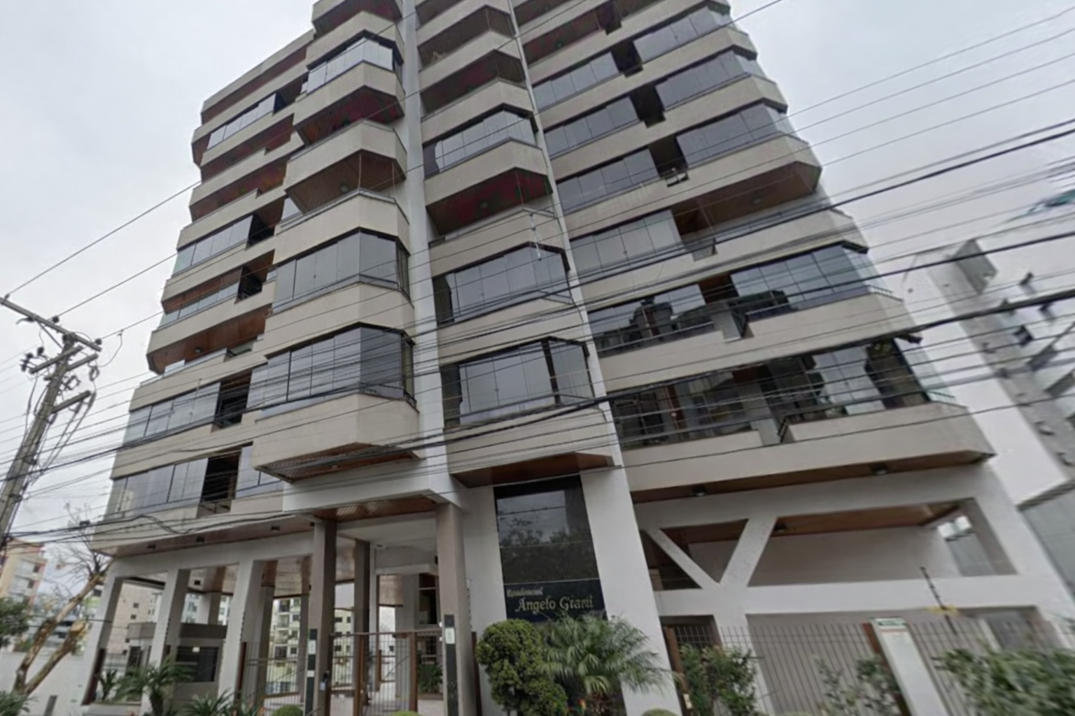 CAXIAS DO SUL/RS – FRAÇÃO IDEAL DE 45,45454% PERTENCENTE AO EXECUTADO DIOGO EDUARDO PASQUAL PENNA, SOBRE O BOX Nº 33 DO PRÉDIO RESIDENCE ANGELO GIANI, LOCALIZADO NA RUA BENTO GONÇALVES, Nº 2820, CENTRO.
