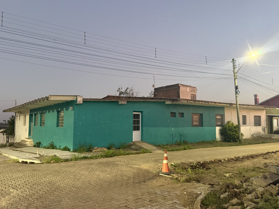 LOTE URBANO Nº 03, DA QUADRA 43, COM ÁREA DE 690,00M² (SEISCENTOS E NOVENTA METROS QUADRADOS), COM FRENTE PARA A RUA SÃO LOURENÇO DO SUL ESQUINA COM A RUA POLÔNIA, NA CIDADE DE CRISTAL-RS