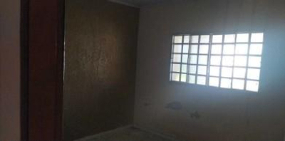 Terreno Urbano n/cidade, de 240,00 m², localizado no Bairro Lapinha, na cidade de São Francisco, MG