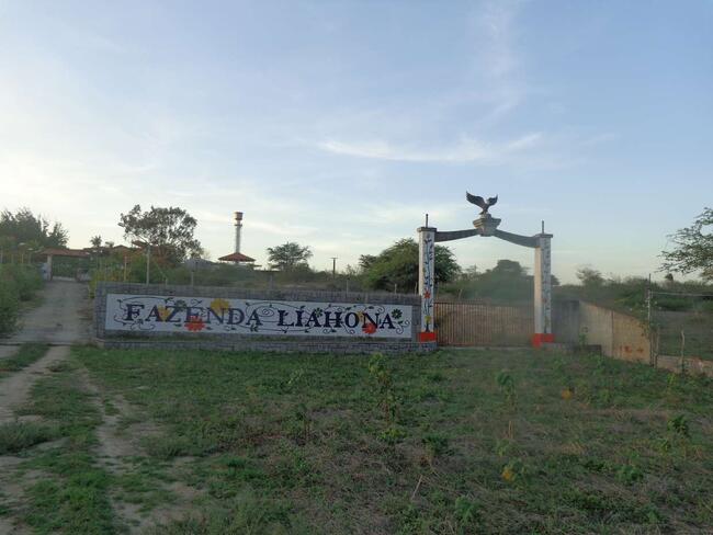 Uma propriedade rural, estilo hotel fazenda, denominada "fazenda liahona" medindo 30,5 hectares, puxinan~~a-pb