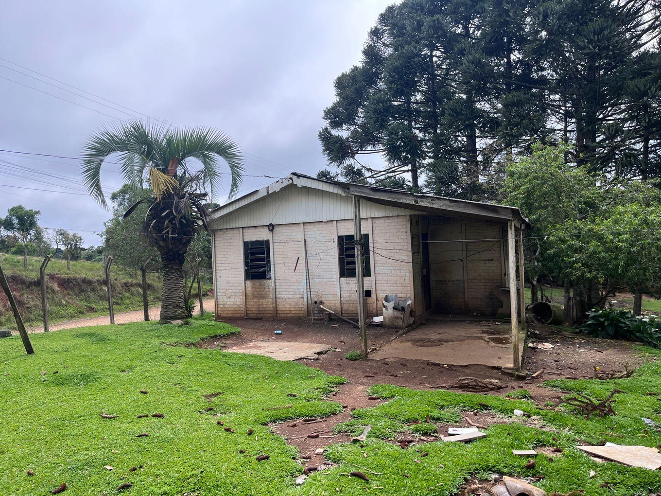 TERRENO RURAL MEDINDO 6.050,00M² COM UM BARRACÃO - GUARAPUAVA-PR