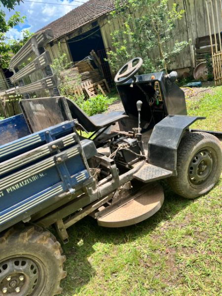 Carreta Agrícola Basculante com cortador de grama