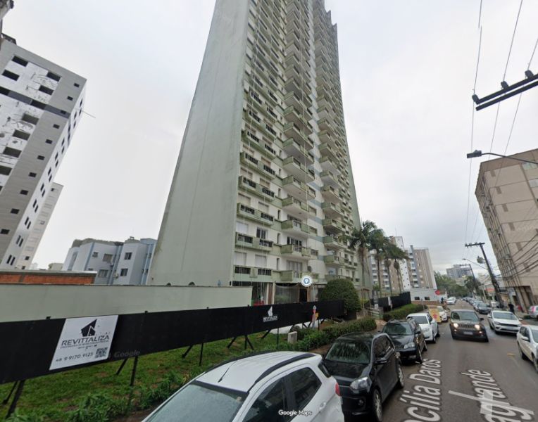 Apartamento com Garagens em Criciúma