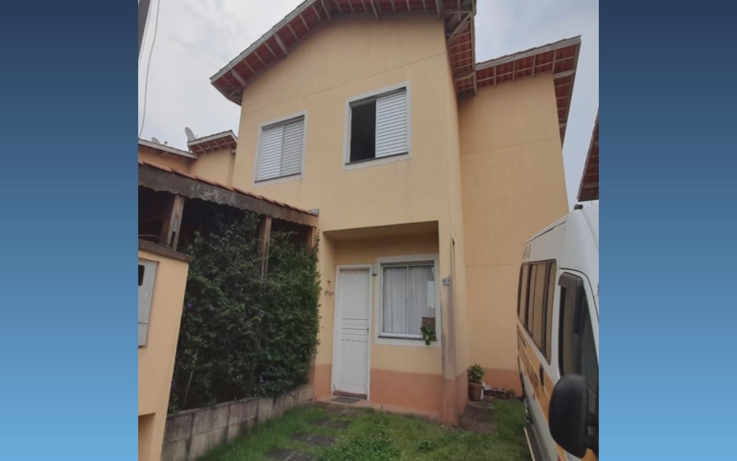 CASA EM CONDOMÍNIO 131m² – COTIA/SPDescrição48% abaixo da avaliação!Rua das Ameixeiras, nº 297, Casa nº 15, Residencial Recanto das Graças V, Bairro da Graça, Cotia/SP, CEP: 06.719-052Casa em Condomín