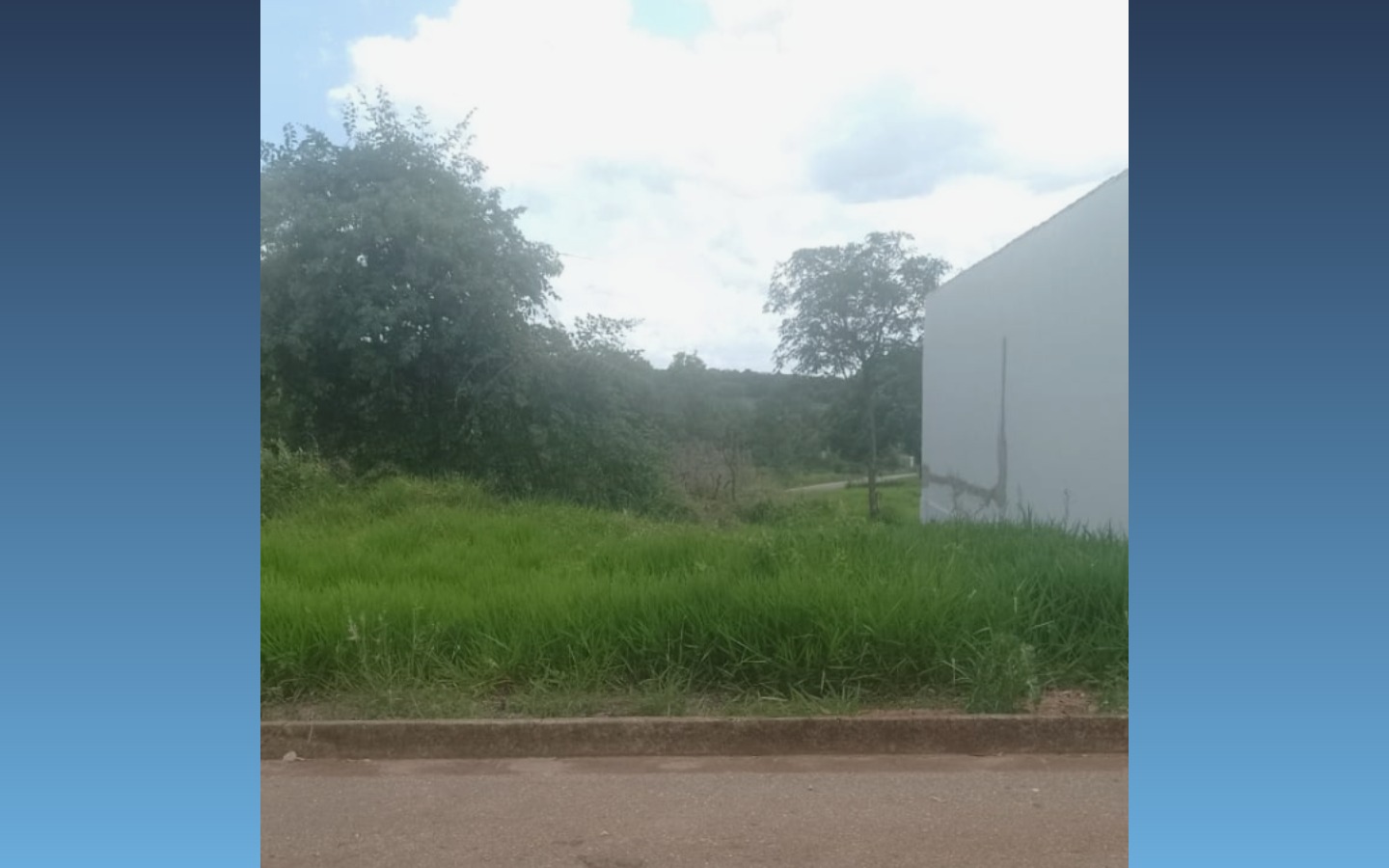 Terreno 480m² — Formiga/MGDescriçãoDetalhes do ImóvelTipo:terrenoSituação:ocupadoMatrícula:51.645Comitente:ESTOQUE - SICOOB COPERMEC