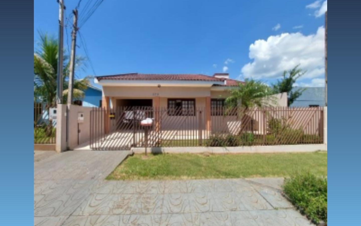 Casa 61 m² – Toledo/PRDescriçãoCasa residencial registrada sob a matrícula nº 30.645 do 1º Serviço de Registro de Imóveis da Comarca de Toledo/PR, correspondente ao Lote 14, Quadra 1460, do Conjunto R
