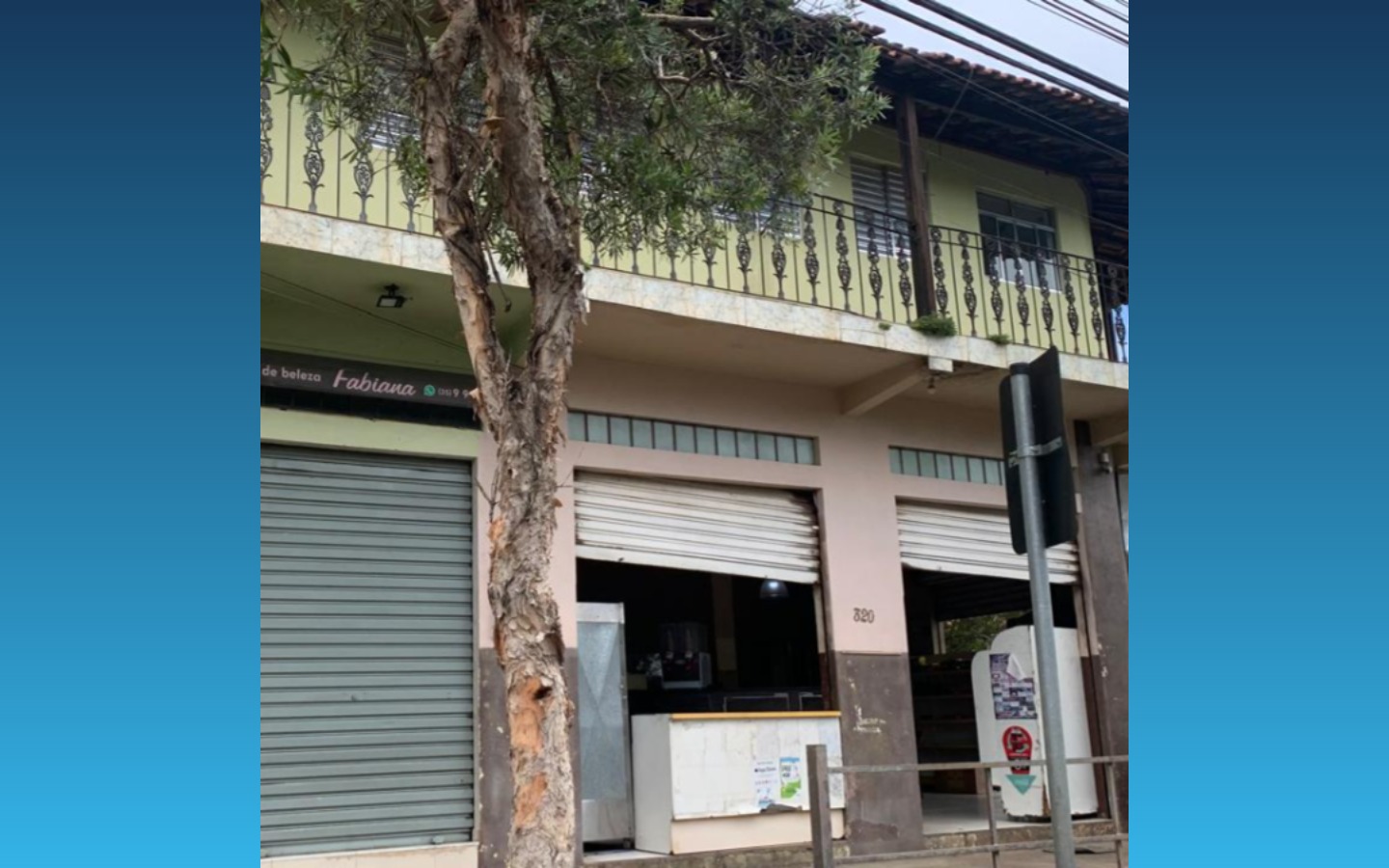 Edificação Mista 360m² — Pouso Alegre/MGDescriçãoOportunidade com desconto de aproximadamente 44% em relação ao valor de avaliação do imóvel.Edificação mista, composta por 4 unidades autônomas em uma