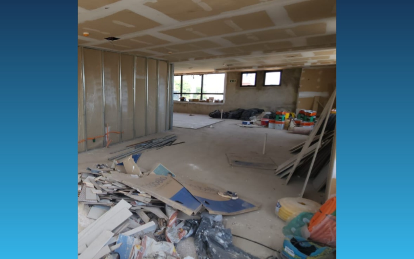 Sala comercial de 80m² — Varginha/MGDescriçãoSala comercial nº 51, integrante do Edifício Seattle Torre Corporativa, no Bairro Vista Alegre, em Varginha/MG. Possui área privativa de 30,97 m², área pri