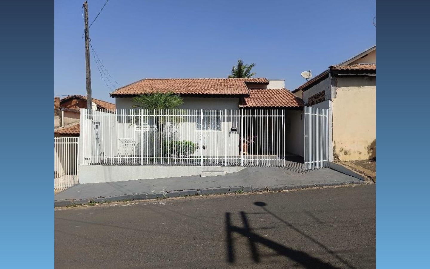 Casa - 200m² - Guapiaçu-SPDescriçãoCasa térrea registrada sob a matrícula nº 89.112 do 1º RI de São José do Rio Preto/SP, no Lote 27 da Quadra 01 do Residencial São Marcos, em Guapiaçu. Tem sala, 3 do