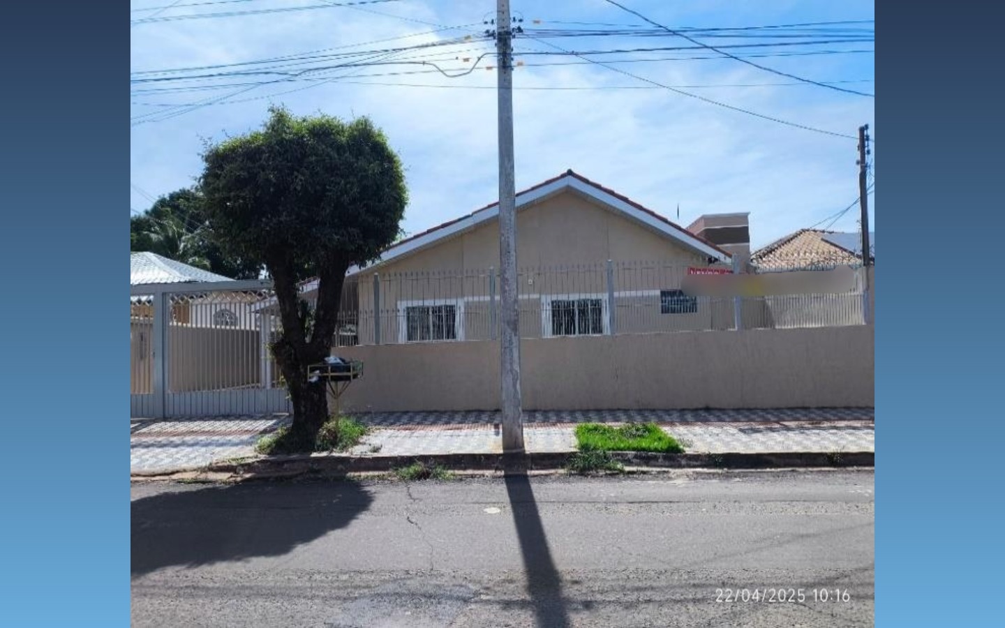 Casa - 675m² - Campo Grande-MSDescriçãoCasa registrada sob a matrícula nº 13.176 do RI da 2ª Circunscrição de Campo Grande/MS, no Lote 20 da Quadra 36 da Vila Bandeirantes. Tem sala, cozinha, área de