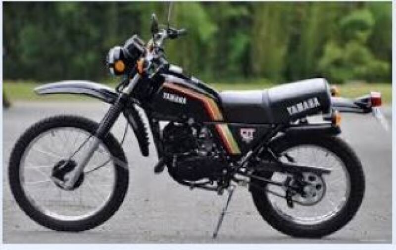 Motocicleta YAMAHA DT 180 - Lance Inicial: R$3.611,02