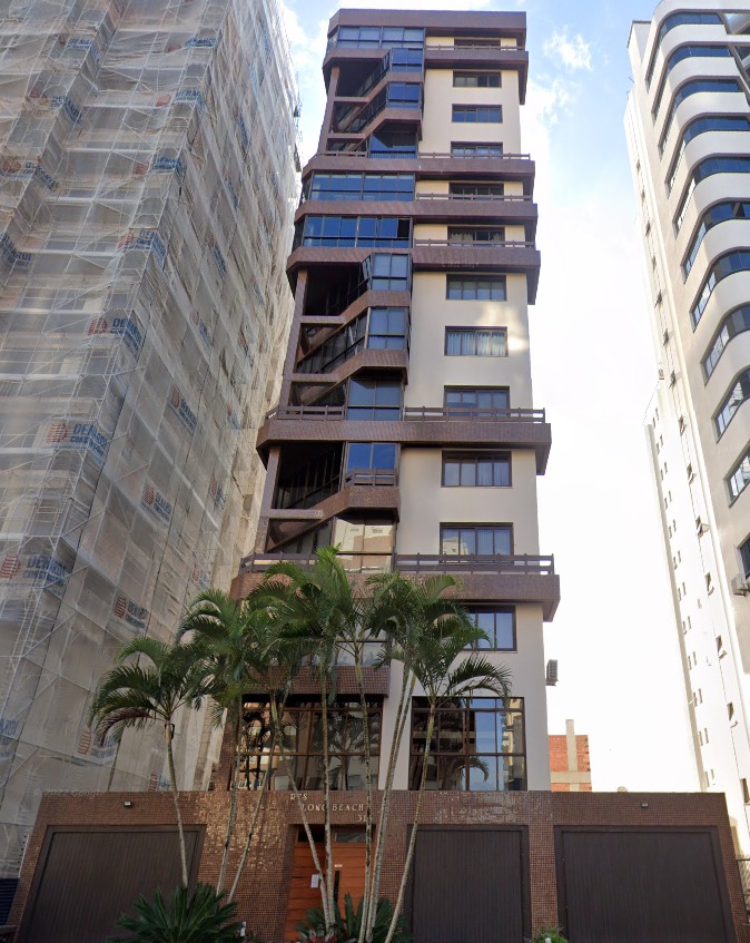UM APARTAMENTO NO EDIFÍCIO LONGH BEACH, COM ÁREA REAL PRIVATIVA DE 103,250M², NA RUA ITAPEVA N° 316, SITUADO NO CENTRO DA CIDADE DE TORRES/RS - LEFFA LEILÕES