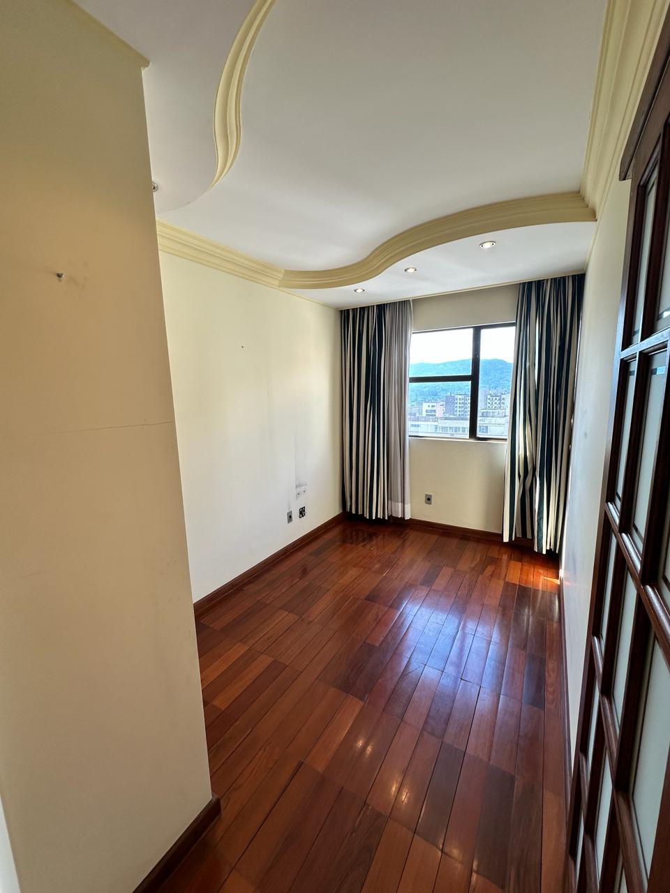 SALA COMERCIAL 603,  NO SEXTO PAVIMENTO DO EDIFÍCIO SANTA MARIA SHOPPING, COM A ÁREA PRIVATIVA DE 61,90M²COM FRENTE PARA O ALINHAMENTO DO CALÇADÃO DA RUA DR. BOZANO. MATRICULADA SOB N°82.546 DO CRI DE SANTA MARIA/RS. - Santa Maria Leilões - Presenciais e Online