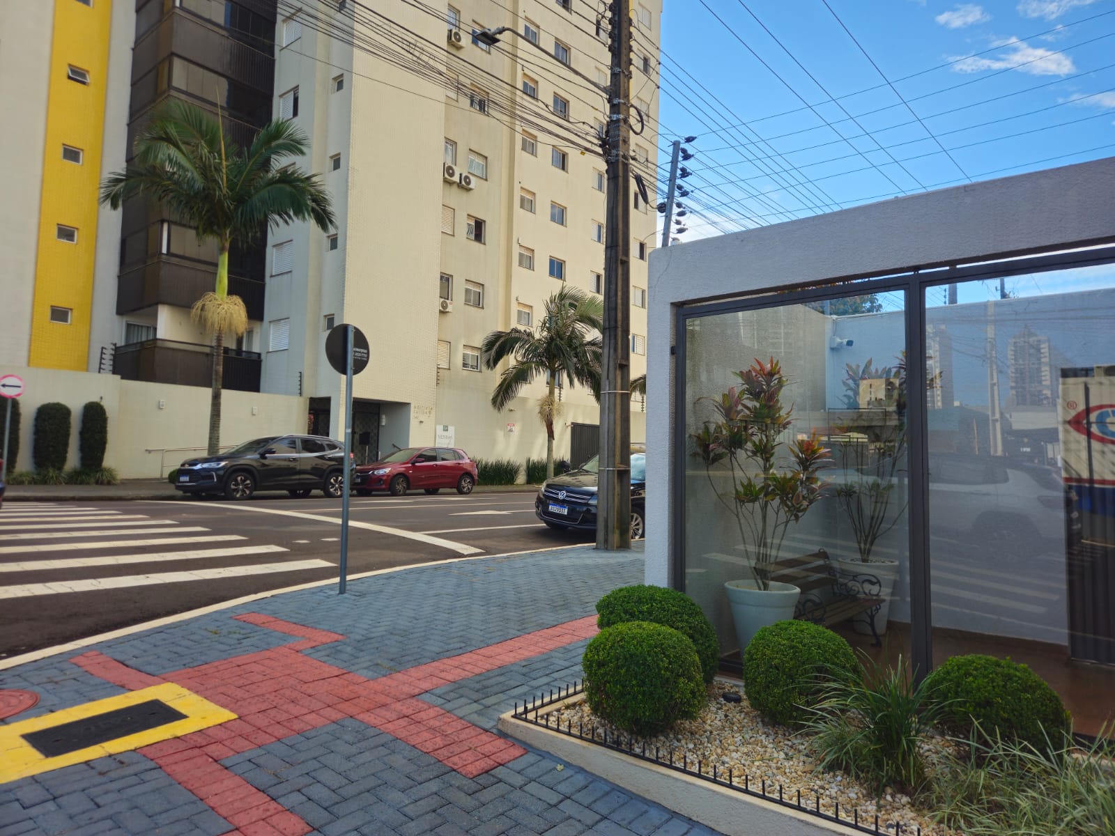 APARTAMENTO COM 114 M2 AREA TOTAL 74 M2 PRIVATIVO PROXIMO SHOPPING CATUAI - CASCAVEL PR - JAC Leilões | Site do leiloeiro oficial de Cascavel/PR - Jefferson Adriano Costa