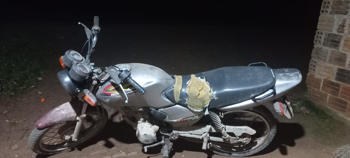 MOTOCICLETA HONDA/CG 125 TITAN KS, ANO/MODELO 2001, COR PRATA. - Roberta Zago Leilões