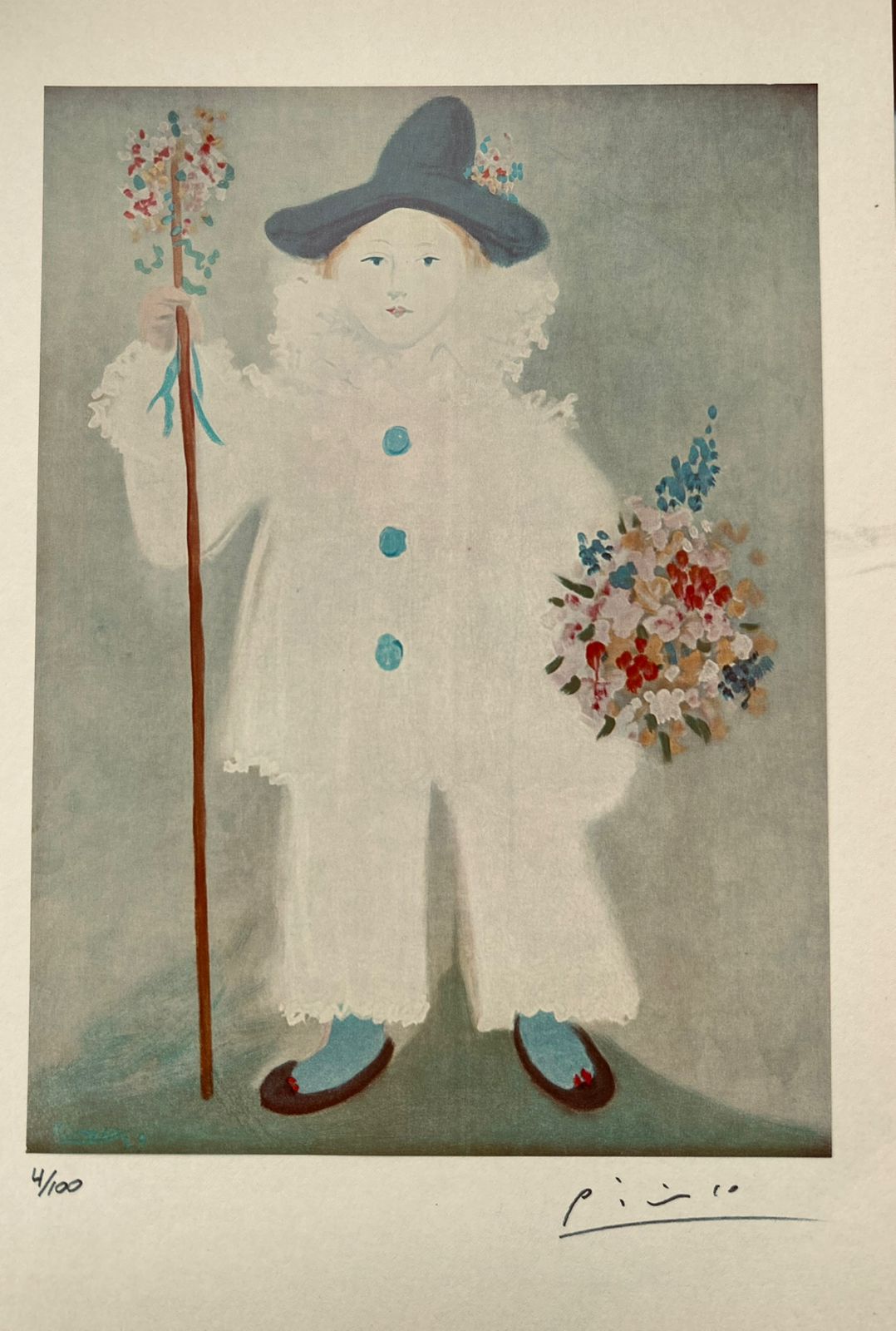 OBRA DE ARTE – PORTRAIT OF PAUL IN PIERROT – ARTISTA – PABLO PICASSO - ÓLEO SOBRE TELA – PRINT SIZE - 28,5 X 20,50. QUADRO COPIA AUTENTICA. ORIGEM PRINT NUMBER – 04/100 – YEAR OF PRINT - 1958 - JAC Leilões | Site do leiloeiro oficial de Cascavel/PR - Jefferson Adriano Costa