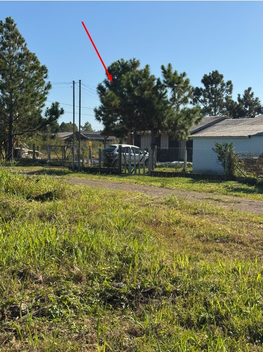 UM TERRENO URBANO, COM BENFEITORIAS, LOCALIZADO NO LUGAR DENOMINADO RONDINHAPLANO B, NA CIDADE DE ARROIO DO SAL/RS. - LEFFA LEILÕES