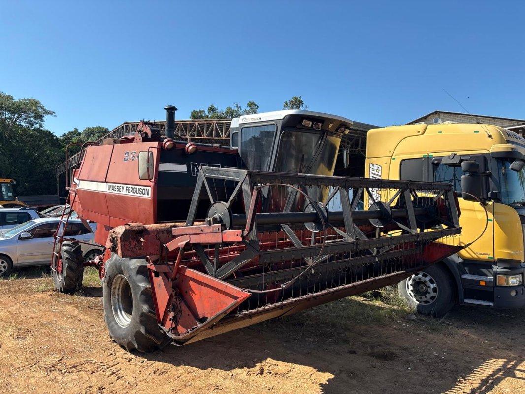 COLHEITADEIRA MF 3640 4X4 - Santos & Borin Leilões