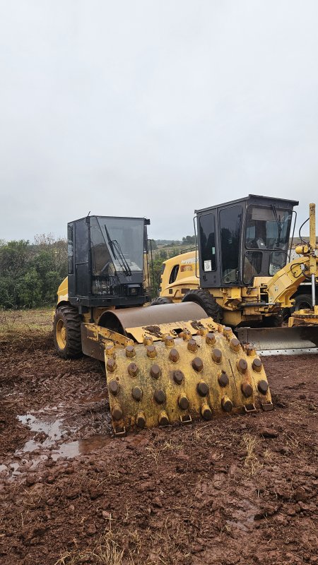 ROLO COMPACTADOR CATERPILLAR CS-423E 2014 - Eleva Leilões