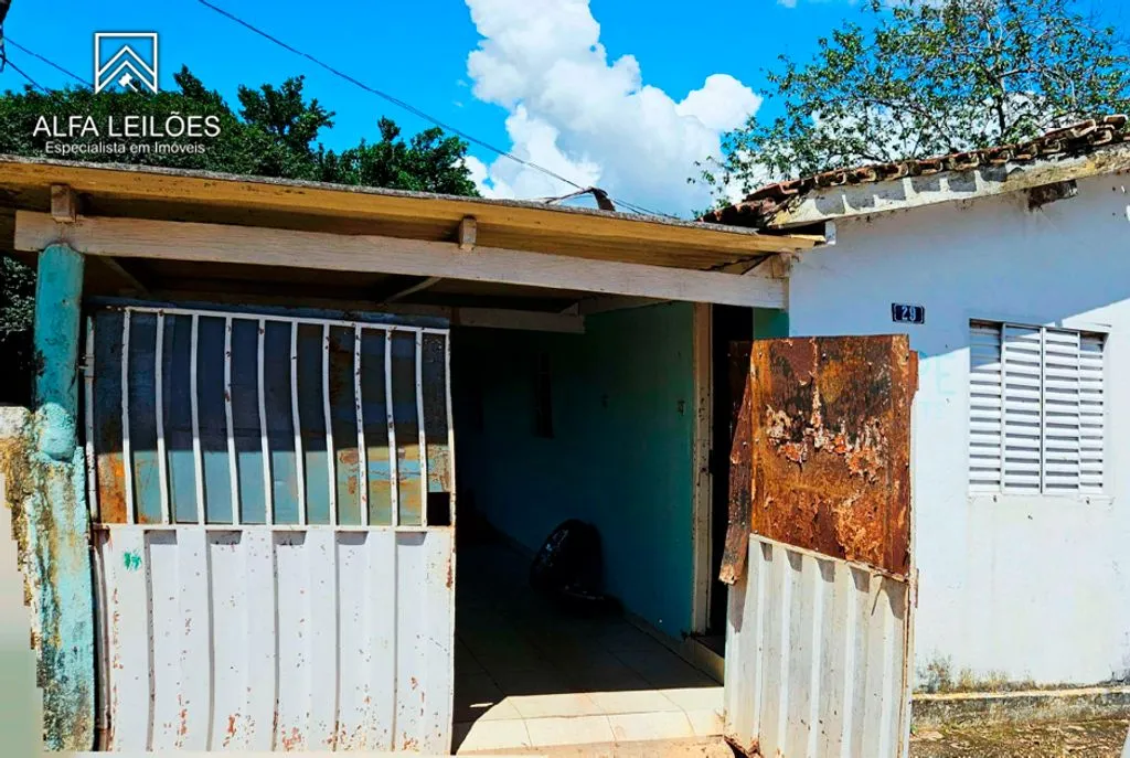 Campinorte (GO) - Casa no Centro com Terreno de 456m²