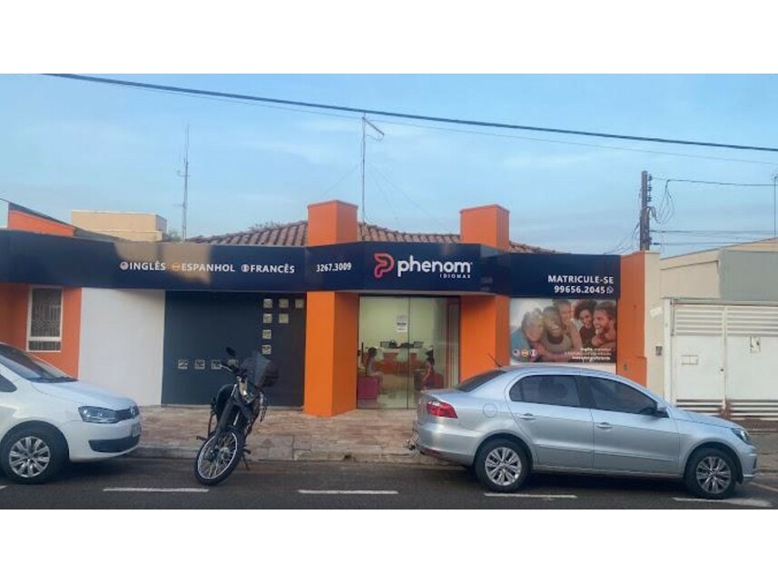 Prédio comercial à venda em leilão